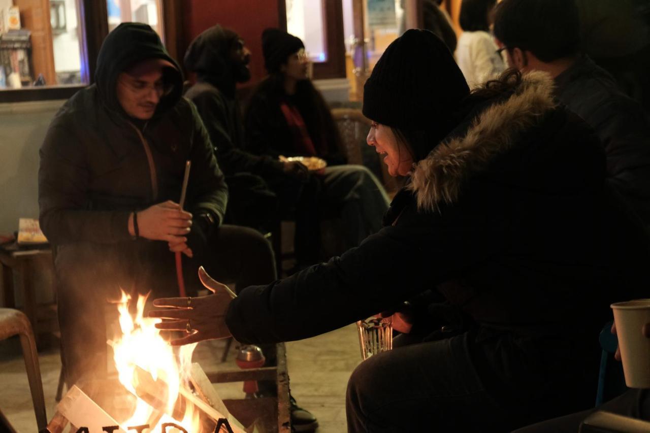 הוסטל מקלוד גאנג' Mitra Mcleodganj מראה חיצוני תמונה