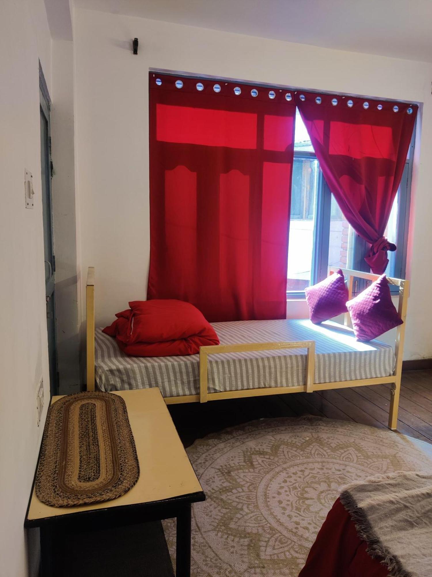 הוסטל מקלוד גאנג' Mitra Mcleodganj מראה חיצוני תמונה