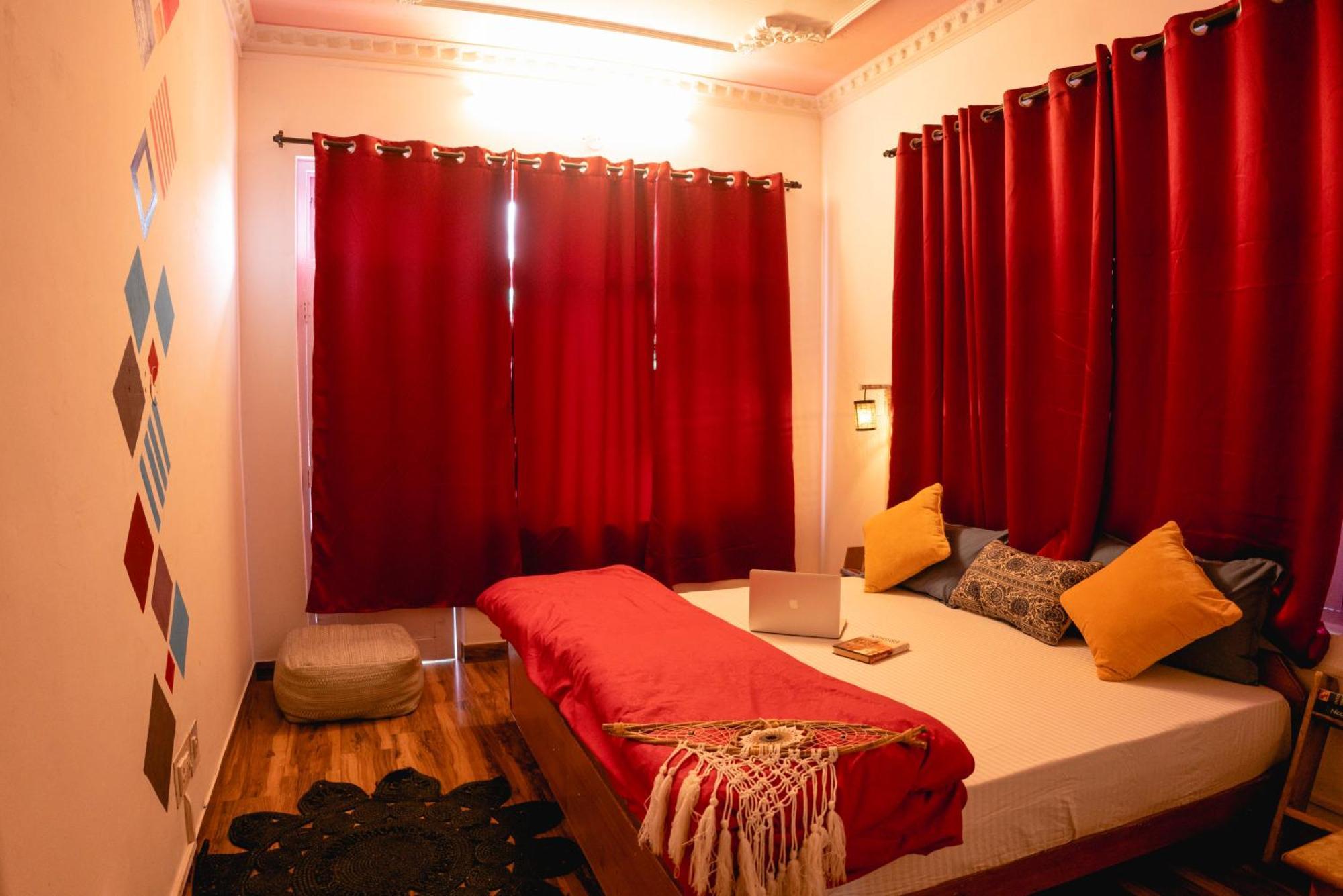 הוסטל מקלוד גאנג' Mitra Mcleodganj מראה חיצוני תמונה